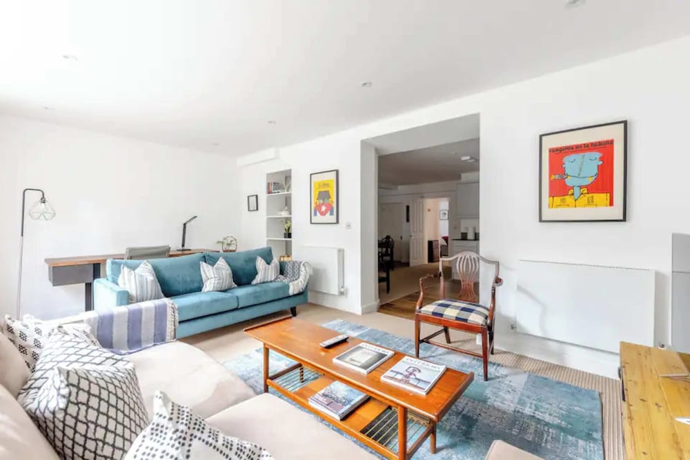 Beautifully Refurbished 2BD Flat- Clapham
