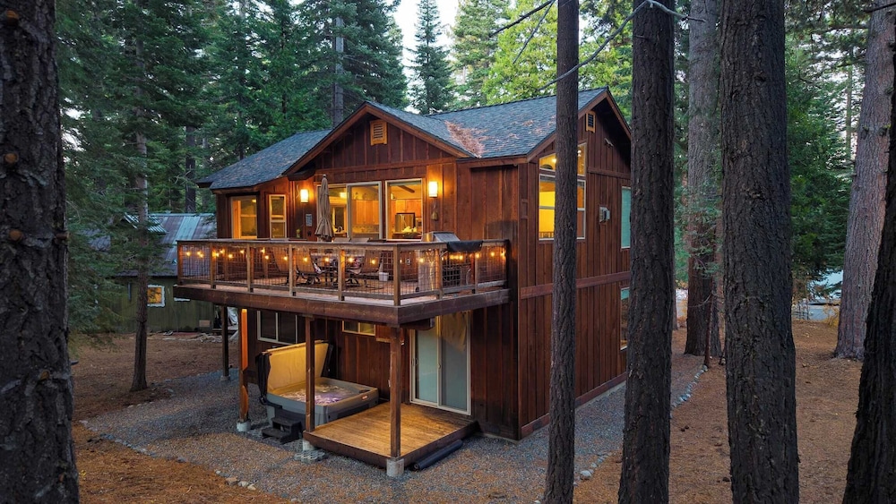Cozy Tahoe Retreat w/ Hot Tub, Movie Room & Forest Views Tahoma Getaway by Avantstay