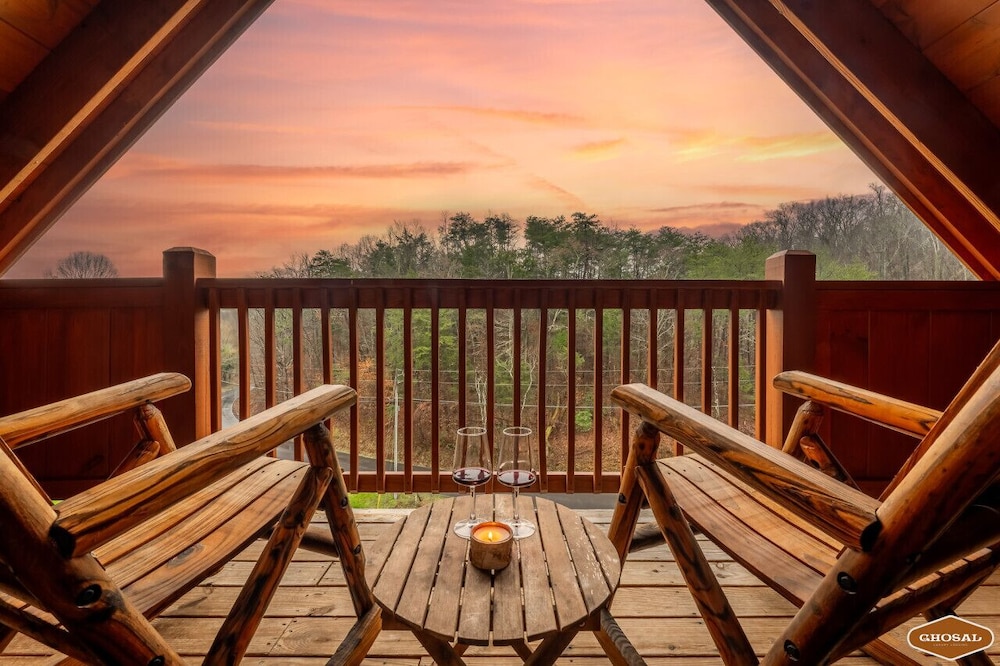 Rustic Mountain Retreat by Ghosal Luxury Lodging - Property Image 4