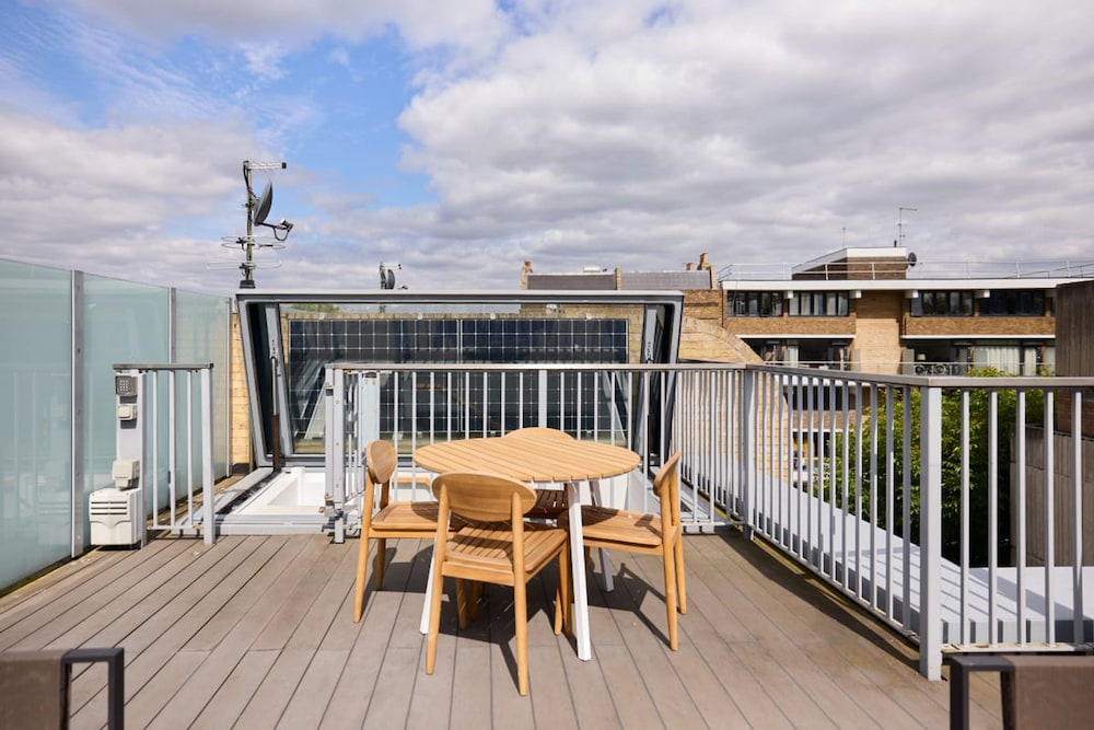 The Avery Hideout - Spacious 3bdr House With Rooftop Terrace
