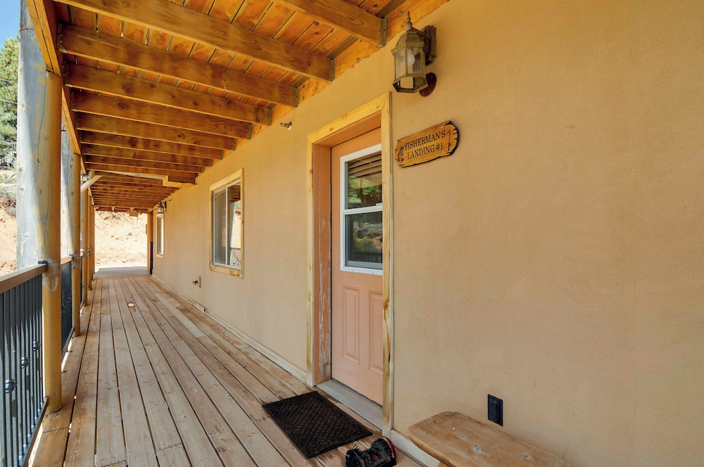 Pet-friendly Apt in Duck Creek Village w/ Mtn View