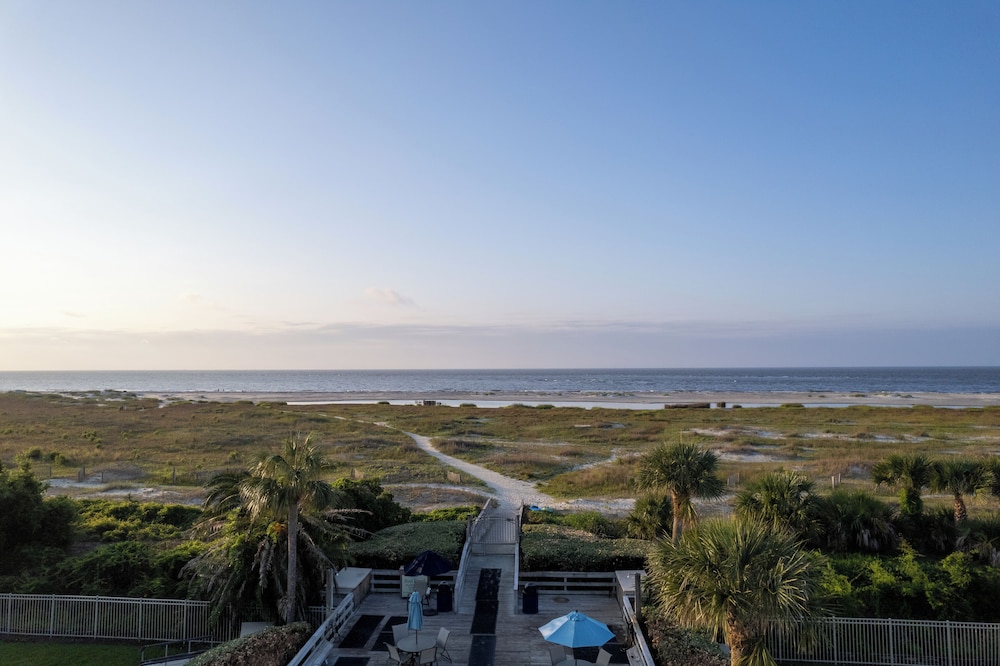Hodnett Cooper's Beach Club view 3
