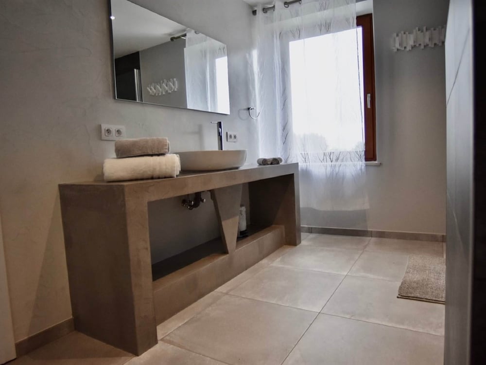 Tranquil Holiday Home in Manhay with Hot Tub near Ski Area view 4