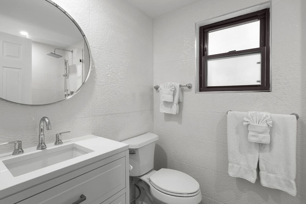 New Remodel Ocean View Pool 75 TV Sleeps 6
