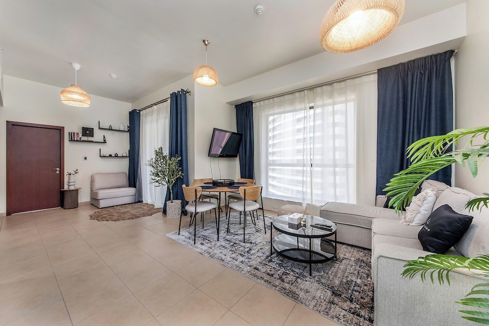 Excellent 1bdr at Bahar 6