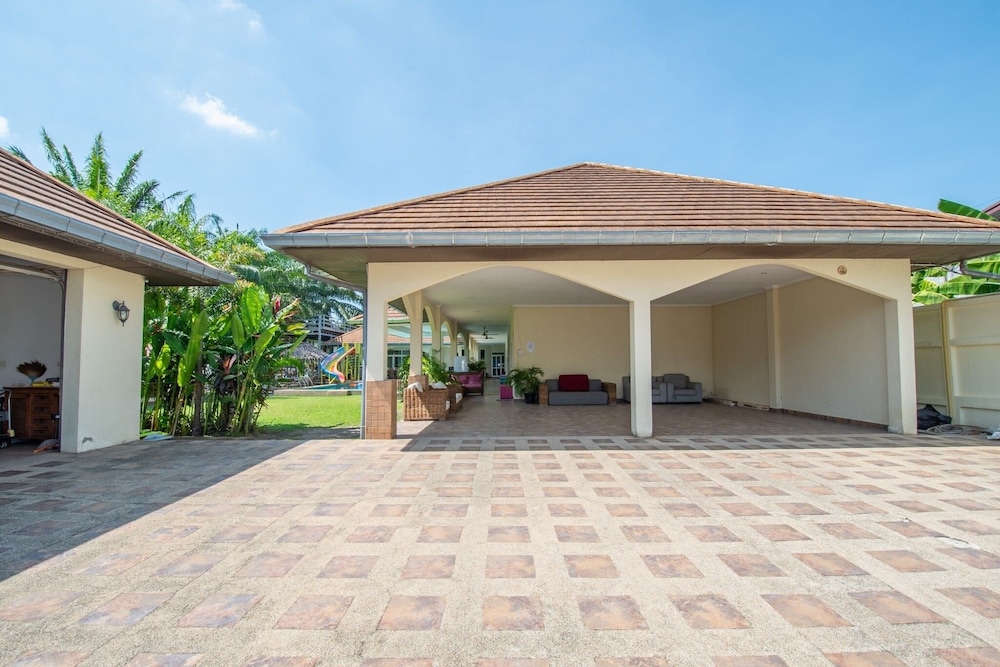 Pool Villa for Families and Party