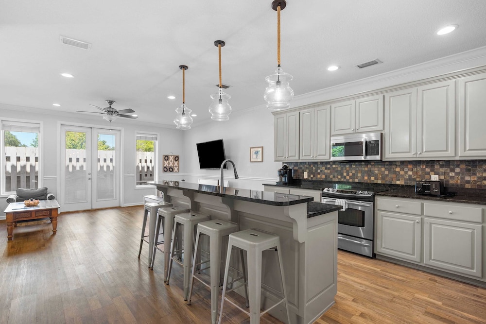 Southfields Retreat 4BR Getaway Near Laguna Beach, Carillon & Pier Park