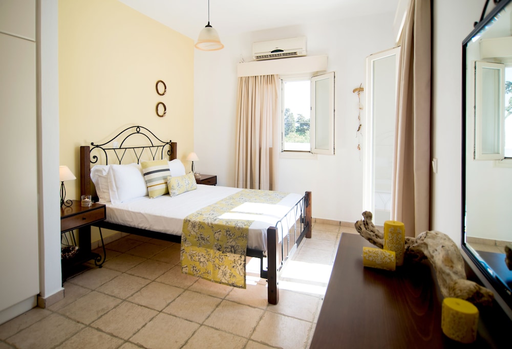 Mouras Resort - Luxury Maisonette Villas photo 2