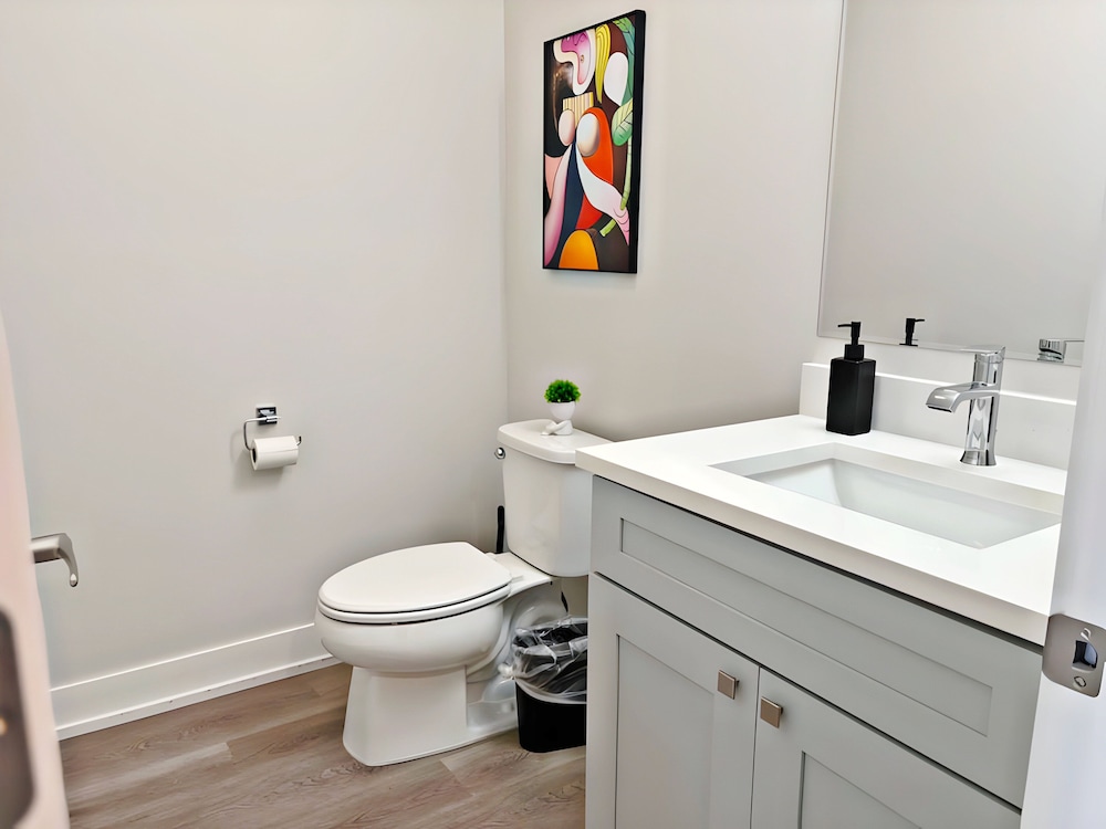 4BR Townhouse with Parking - WV rep 3