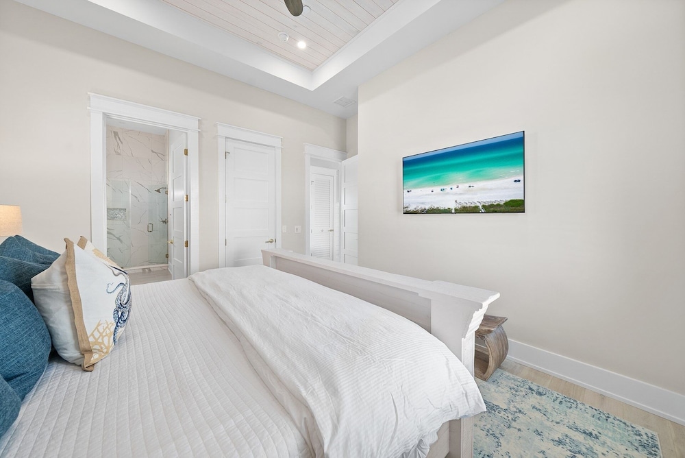 Pink Tequila Sunrise 7 Bedroom Home