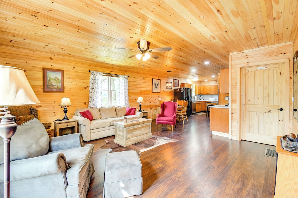 18 Mi to Red River Gorge: Beattyville Retreat