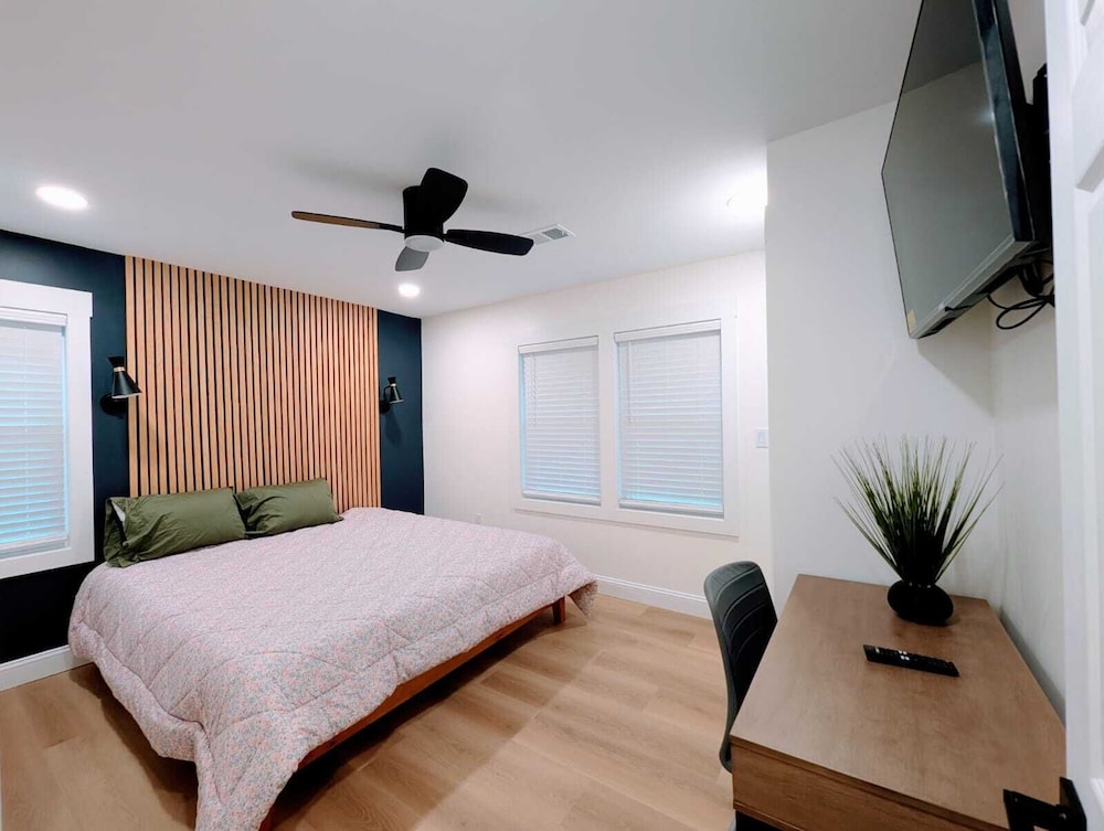 10 Burnett Home