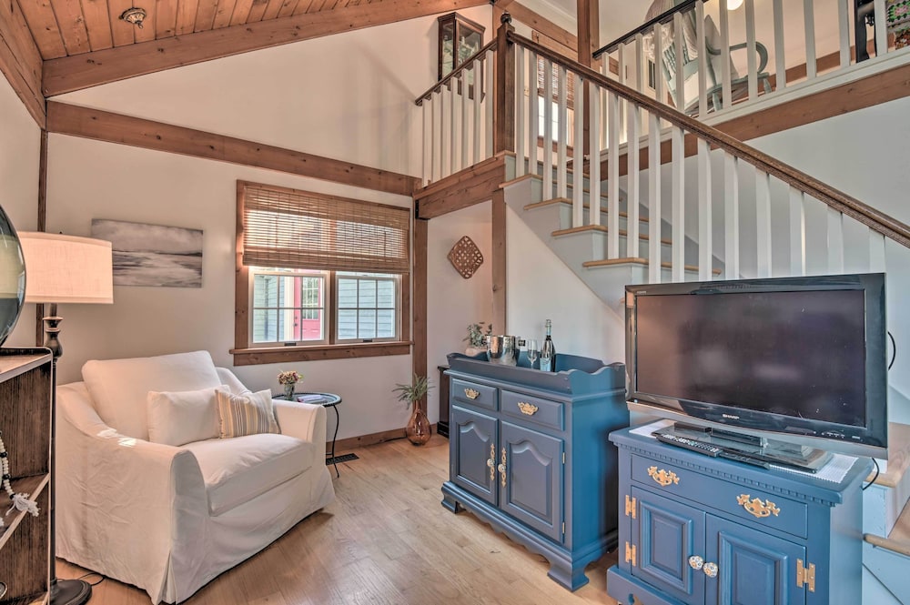 Lovettsville Cottage in Heart of Wine Country - Property Image 18