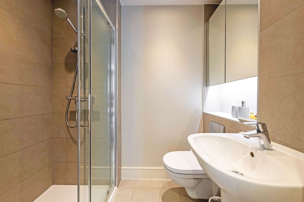 Accomodo London Southbank - Spacious & Elegant Apartments near Big Ben & London Eye