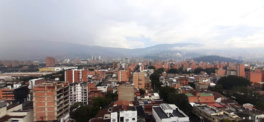 Penthouse Rooftop Gem in the Laureles