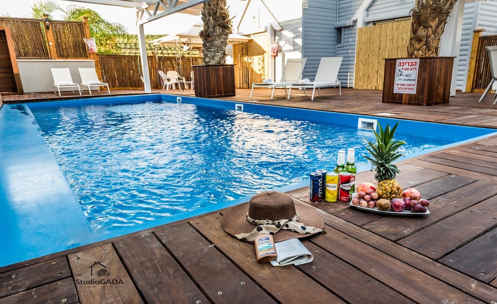 Country Suites with Jaccuzzi & Pool