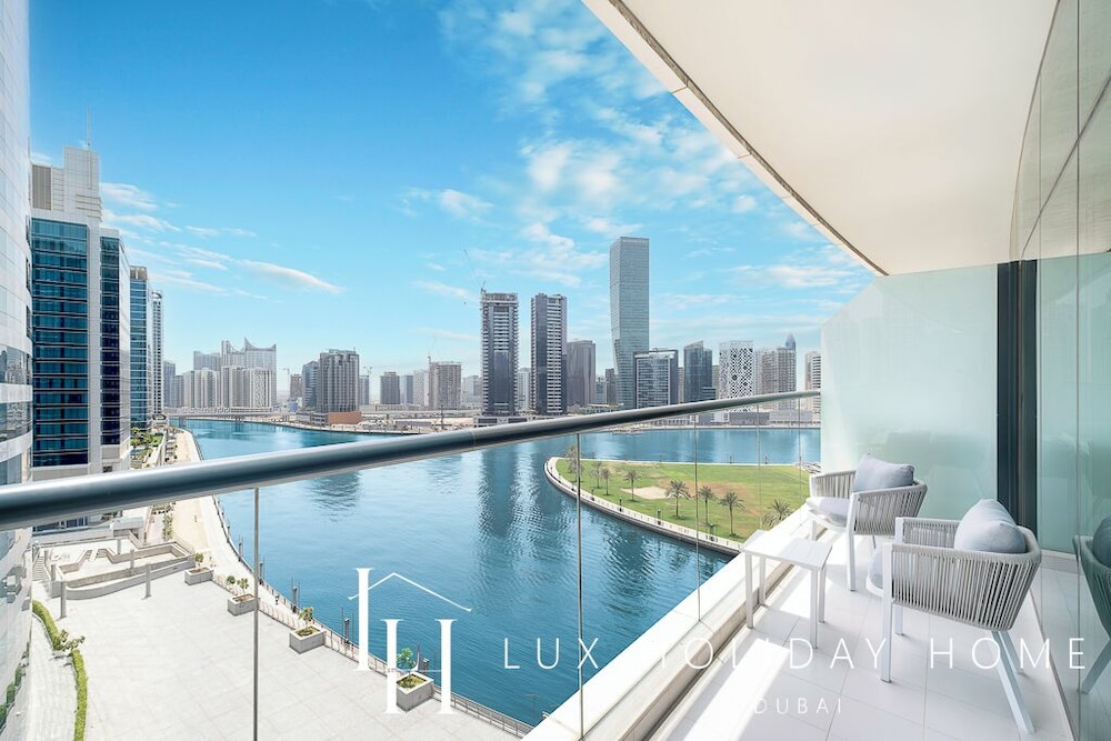 LUX The Bays Edge Canal View Suite