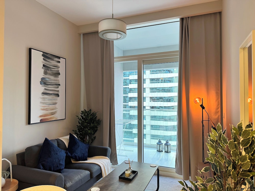 Damac Reva Residences 808