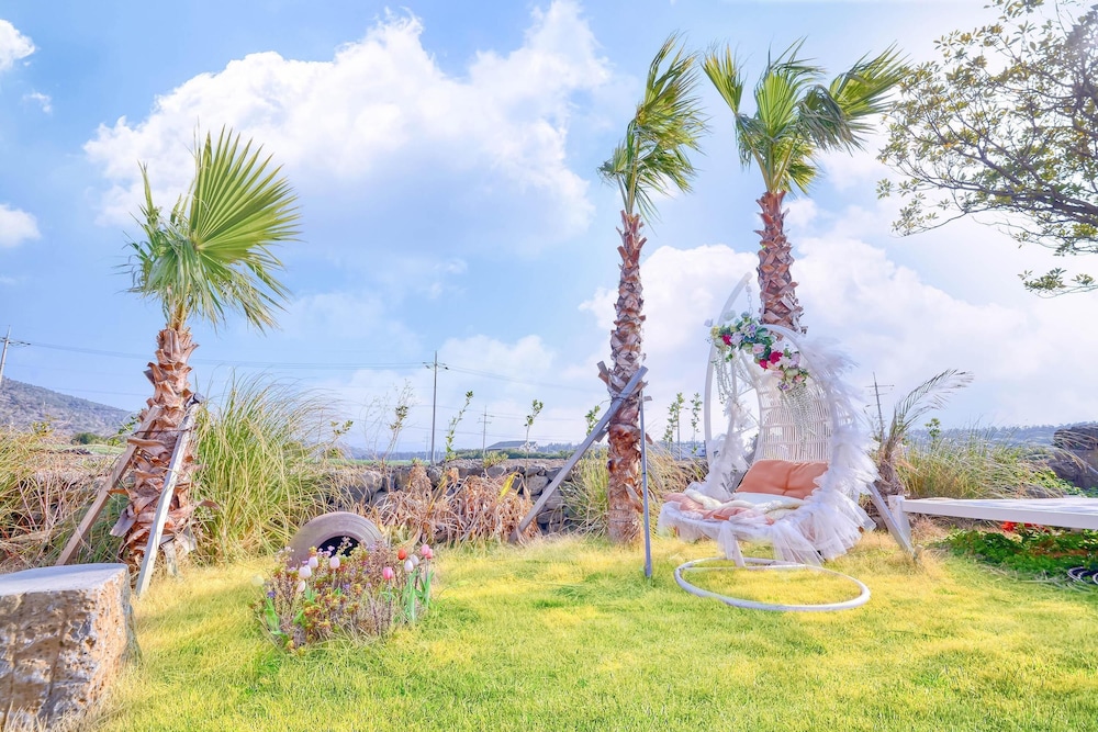 Seogwipo Dawa Pool Villa Pension