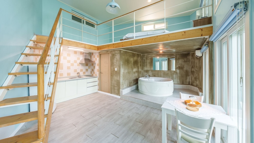 Gapyeong Nami Island Pet-friendly Spa Pe