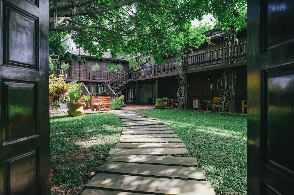 Cyngam Retreat- A Private Pool Villa With Service