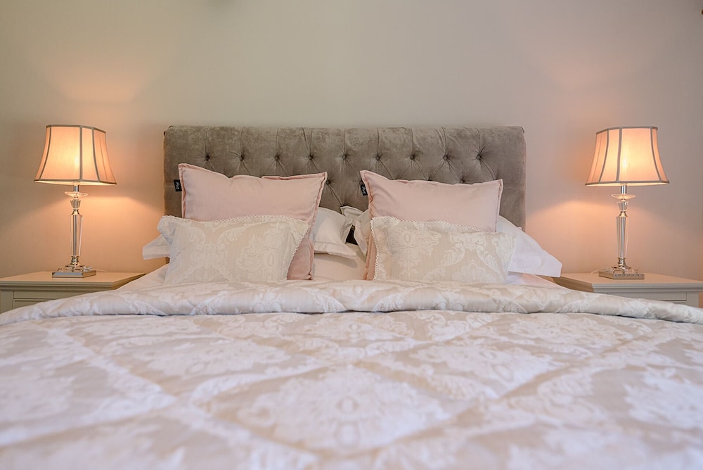 Chapel Cottage, Pond Hall Farm, Hadleigh view 4