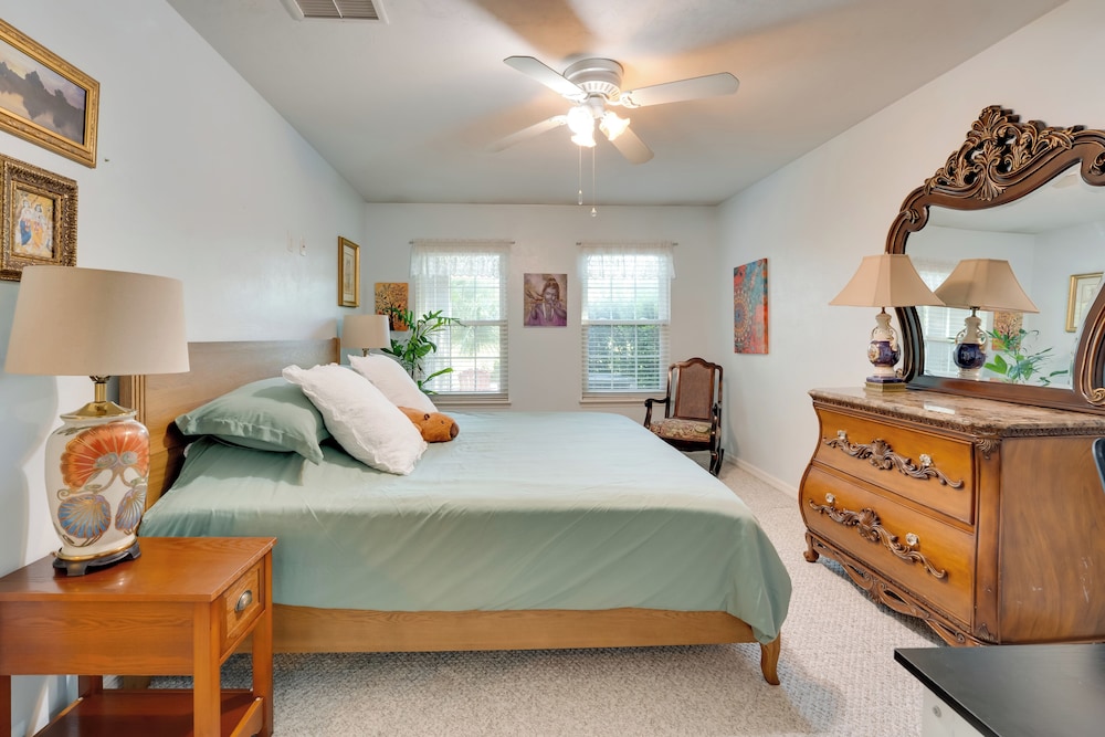 Golf Course Community Home Near Springs & Swimming