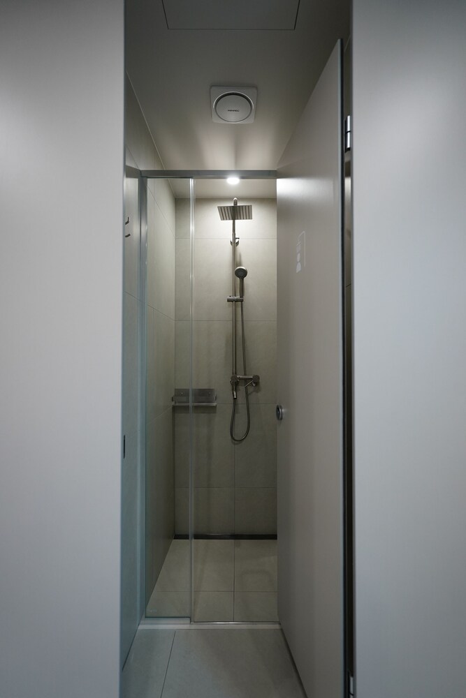 D.A.L Premium Capsule Hotel
