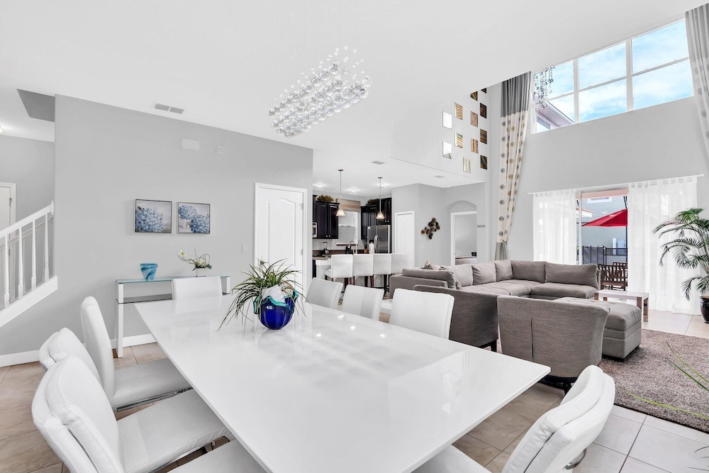 9008 PM - 5BD Serenity Villa: A Paradise Retreat