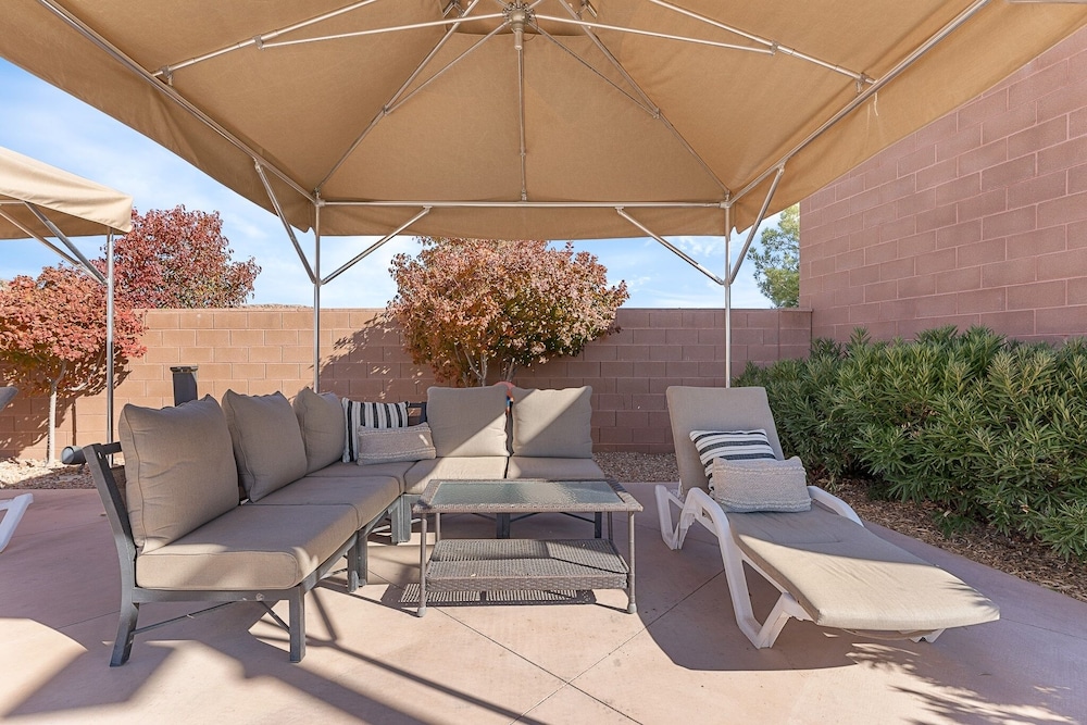 Villa #20 At Bloomington Country Club 3 Bedroom Condo