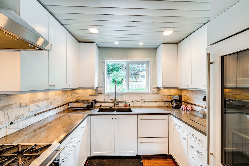 Waterfront Home on Lake Samish w/ Hot Tub & Dock!
