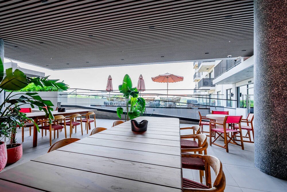 w Elegant 2BR Apartment in the Heart of Centriqo