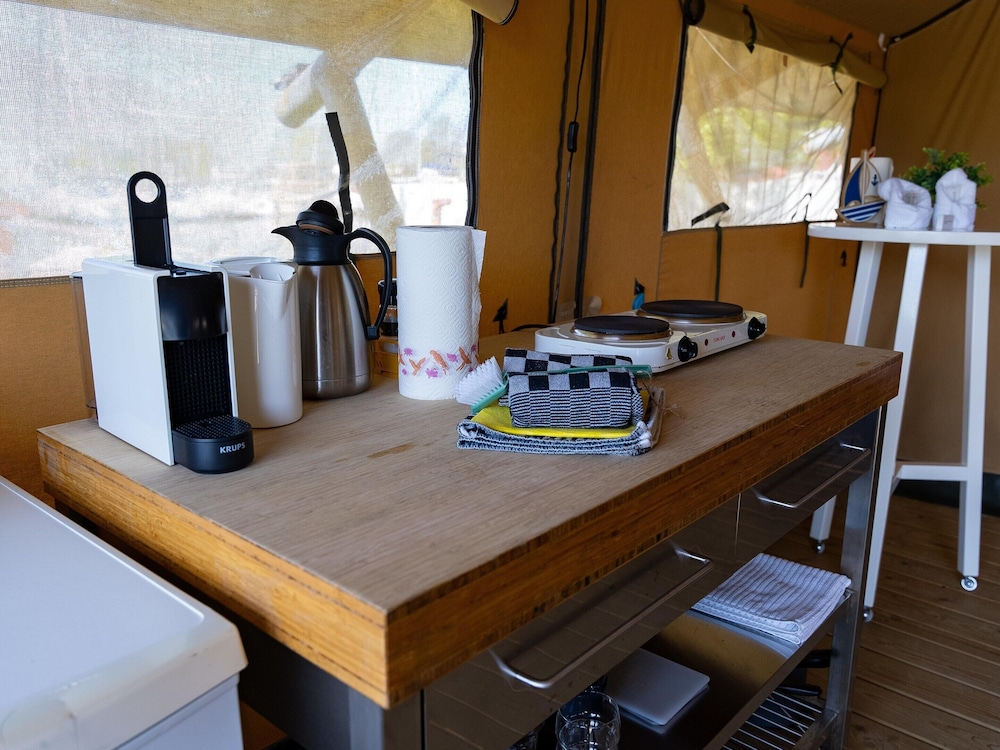 Safari Tent in Heeg by the Marina