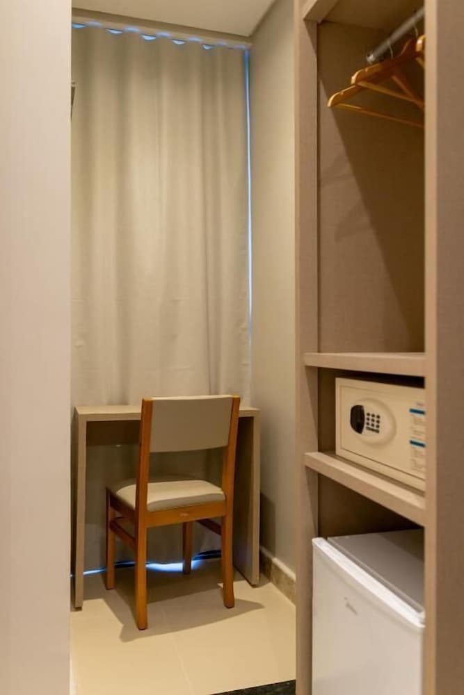 Aira Hotel