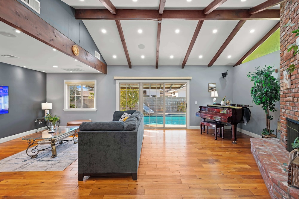 Luxury Estate With Sparkling Pool & Elegant Amenities
