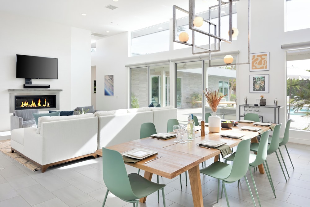 The Polo Villas by AvantStay – Modern Oasis Near Empire Polo Club