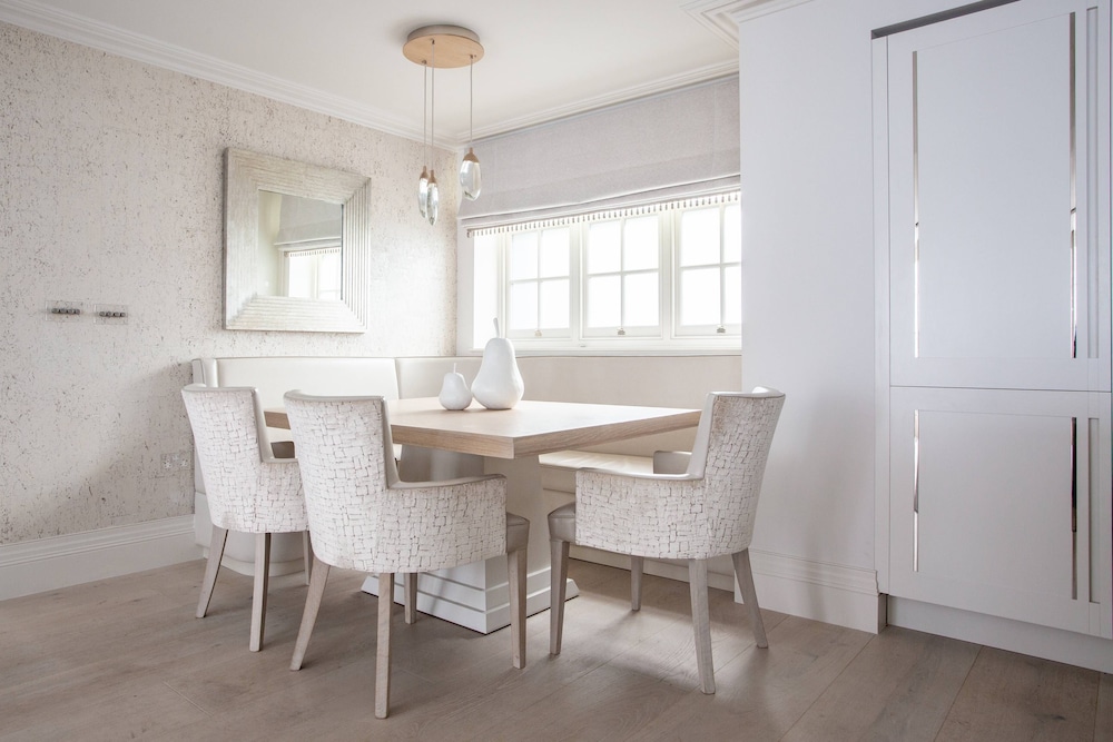 Eaton Mews South by Onefinestay