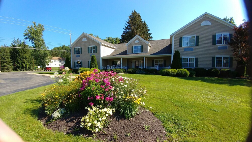 The Inn At Houghton Creek
