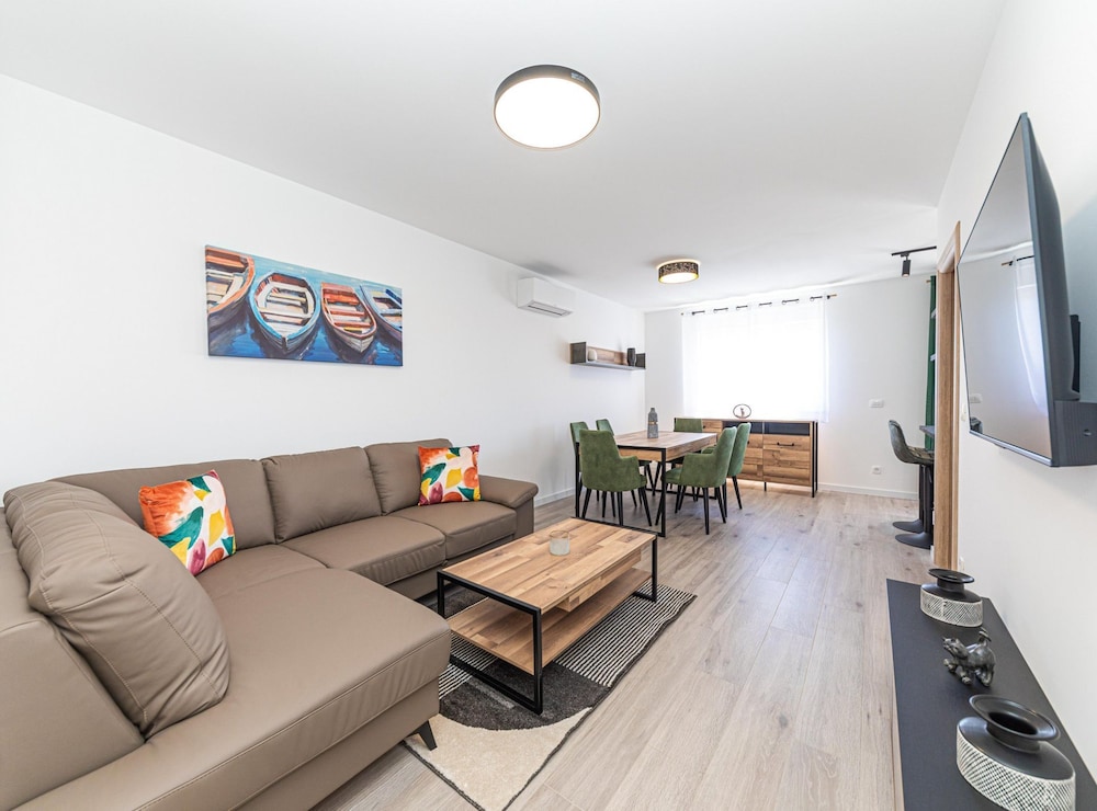 Elegant Kastel Novi Apartment With Sea View Balcony