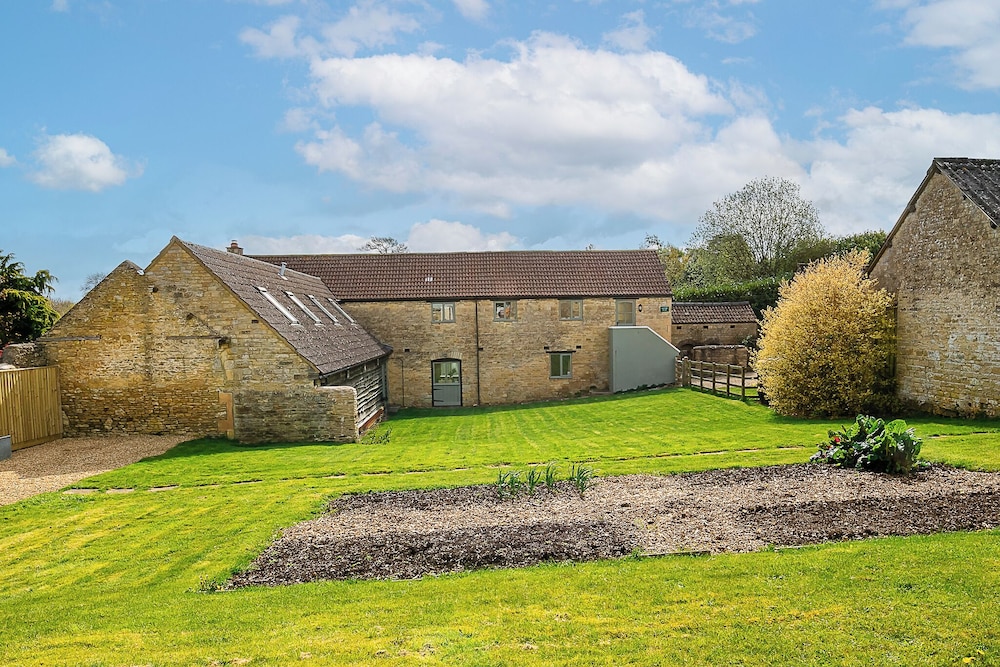 Glyme Flat Peaceful Country Retreat