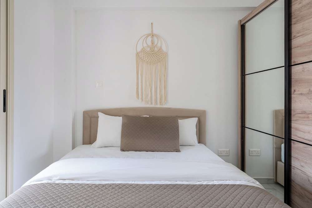 Infinity 1-Bedroom Apartment in Larnaca