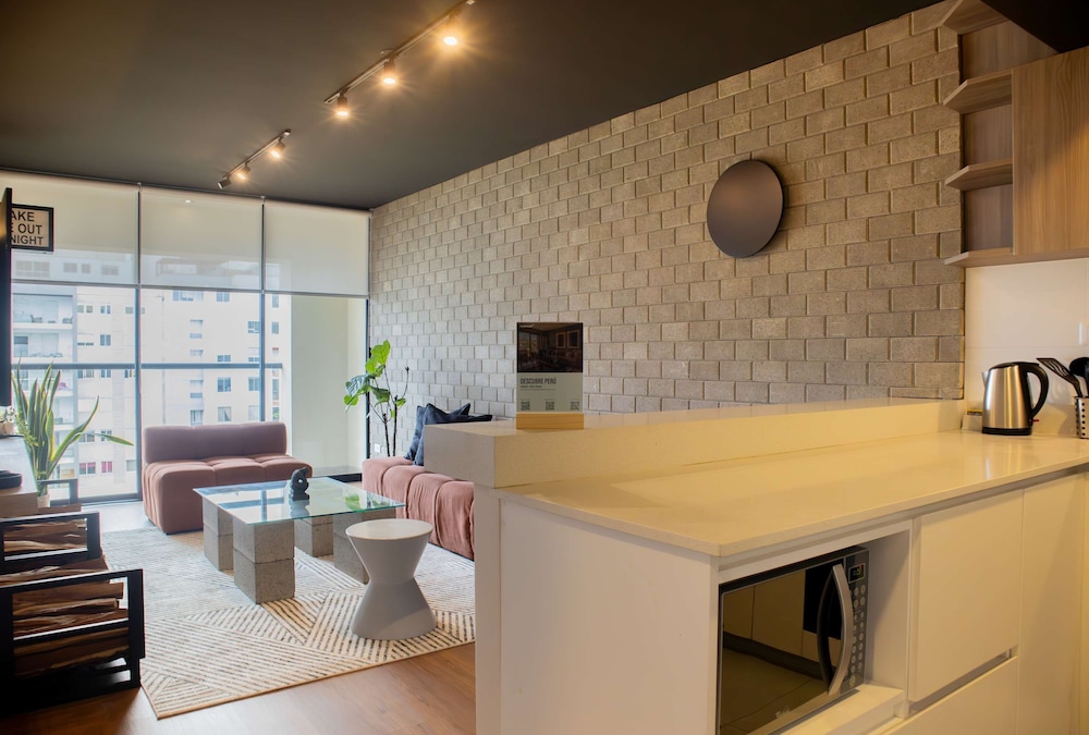 w Cozy 1BR w Balcony Near Kennedy Park