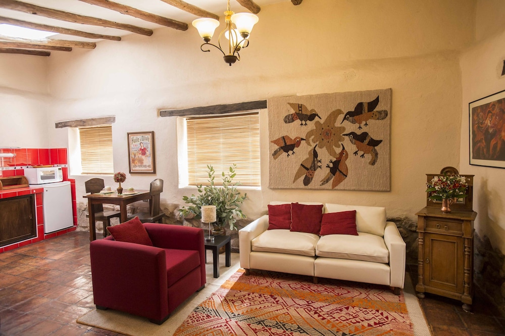 Perayoc Art & Luxury Bungalows