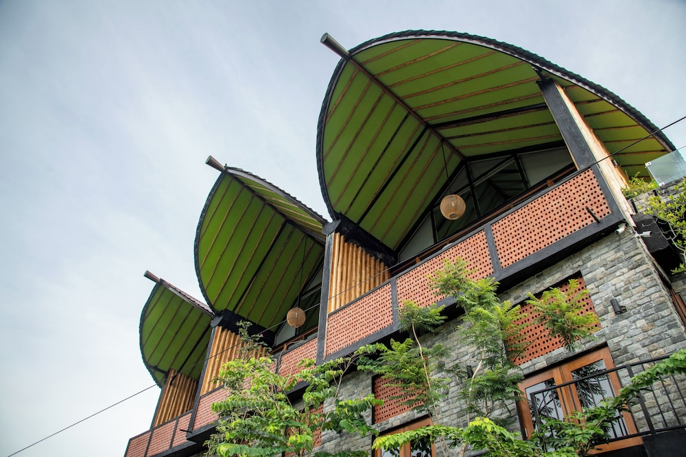 O2 Villas Ella