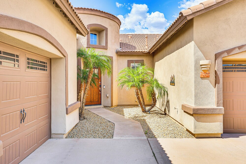 Backyard Oasis w/ Fire Pit: Laveen Village Retreat