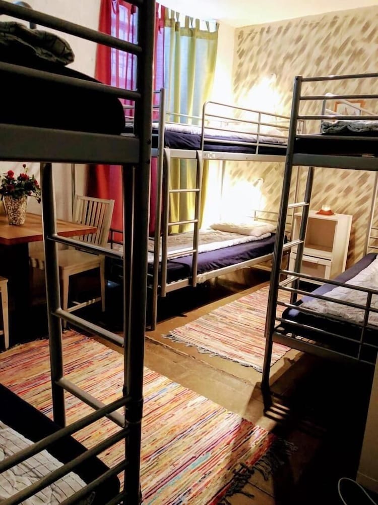 Dockside Hostel Old Town