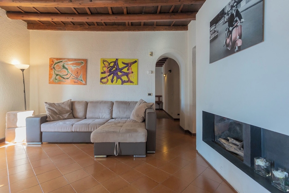 Front Lake Apartment With Private Funicular by Rent all Como