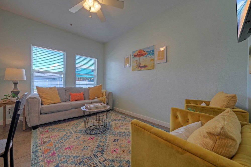 Sleeps 10 Two Condos. Pet-friendly + Beach Access