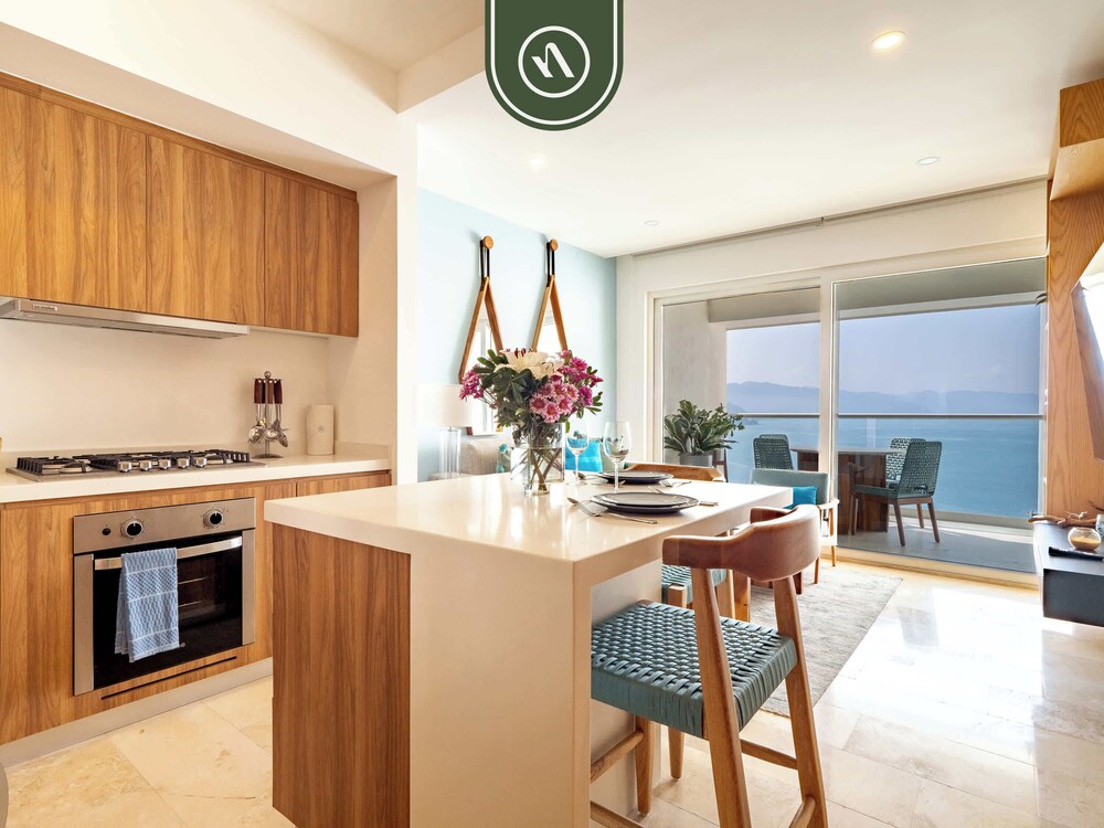 Amazing Apt With Ocean View - King Bed