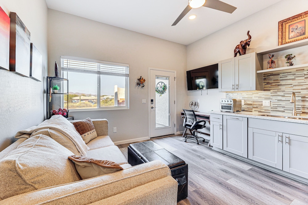 Cozy Couple's Retreat w/ Views in Apache Junction